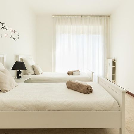 Alessia'S Flat- Sondrio M3 Appartement Milaan Buitenkant foto