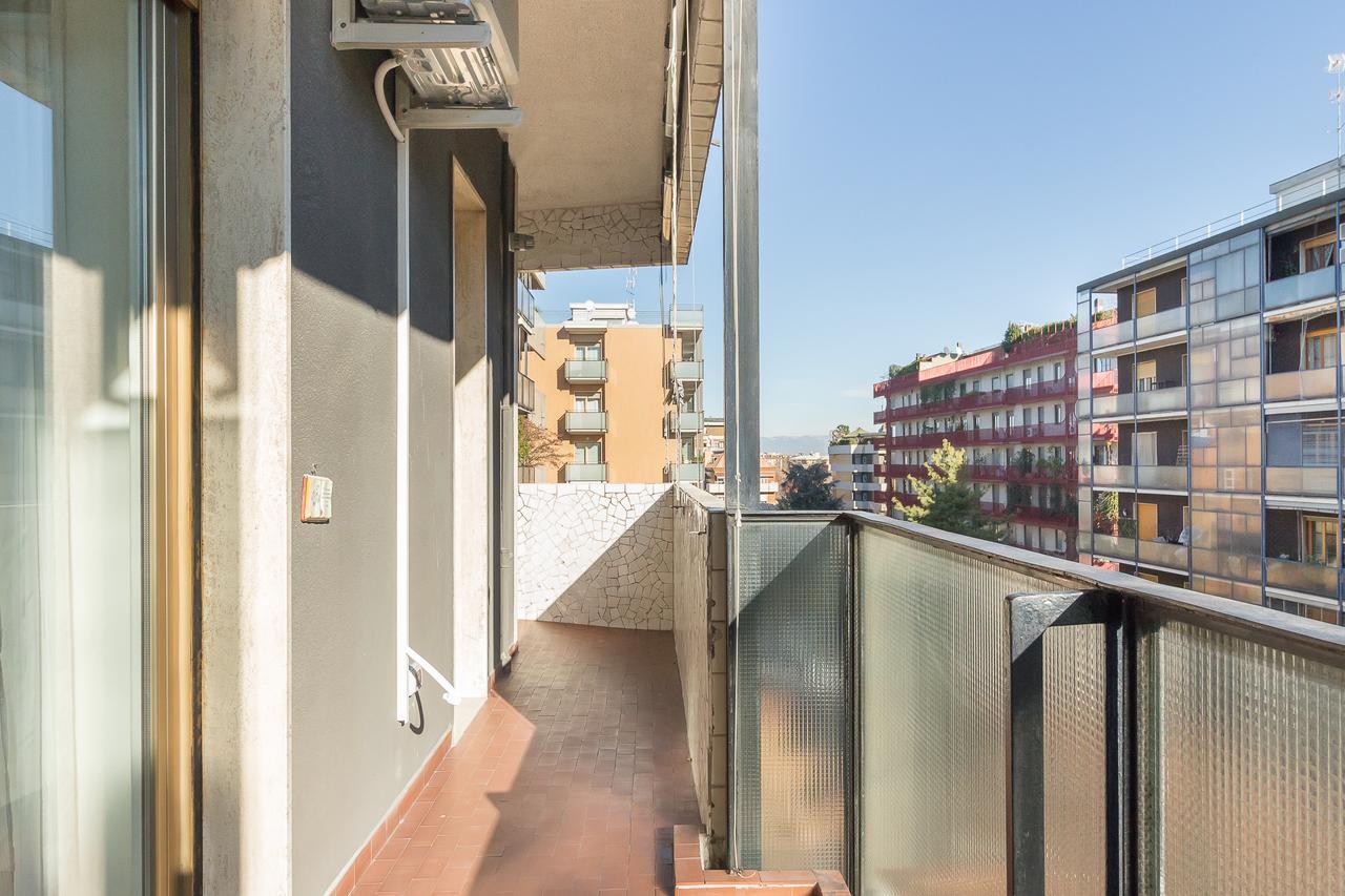 Alessia'S Flat- Sondrio M3 Appartement Milaan Buitenkant foto