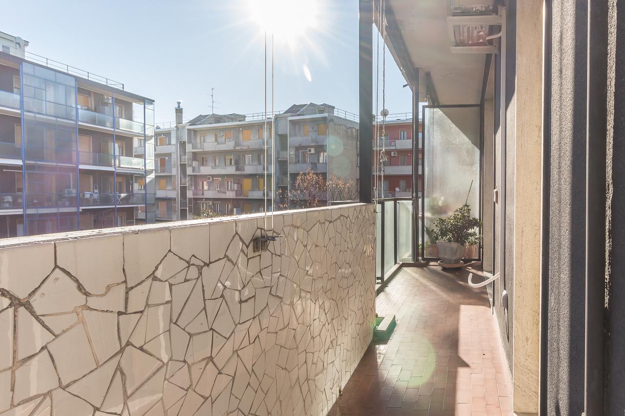 Alessia'S Flat- Sondrio M3 Appartement Milaan Buitenkant foto